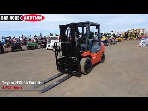 Toyota 7FGU30 Forklift