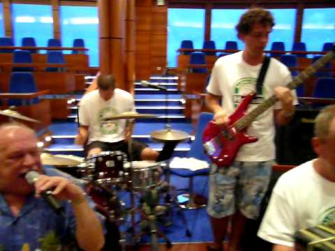 Zosia Polka-Scrubby with The Knewz