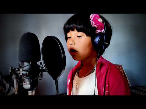 6yrs old Abigail is singing " Anjuli vari ko maya " || hymn to Mother Mary