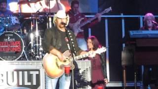 Who&#39;s That Man - Toby Keith   Laughlin NV 2015