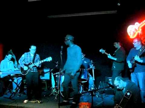 Archway Tavern House band slow blues w Alex Kenzino