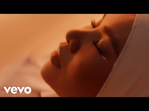 Aina Abdul - Sesaat (Official Music Video)