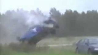 preview picture of video 'subaru crash on rally 2004 (all alive)'