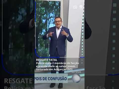 A polícia foi acionada e, ao chegar no local, trocou tiros com os suspeitos.