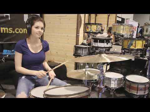 Zane Carney and Elise Trouw play together for first time at the Veritas booth