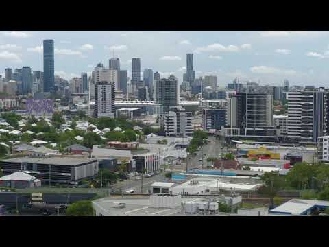 Drone video Greenslopes to Brisbane CBD at 40 metres