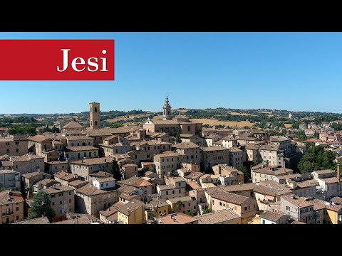 Jesi: cosa vedere? Itinerario a piedi degli 8 luoghi da non perdere nel centro storico.