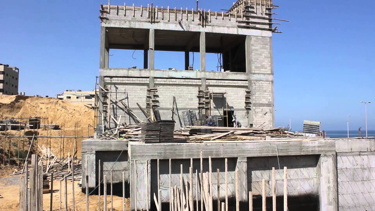 جانب من أعمال إنشاء محطة الصرف الصحي رقم 11 في منطقة الشيخ عجلين