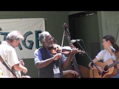 CBA FDF 2013 - The Earl White String Band - Five Miles from Town