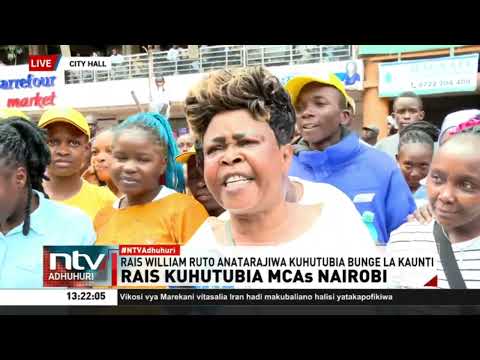 Wakenya wakusanyika nje ya City Hall wakitarajia Rais kufika kuhotubia MCAs