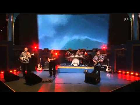 The VeNtuReS  ~Walk Don't Run Medley~    (50th Anniversary - LIVE 2009!)