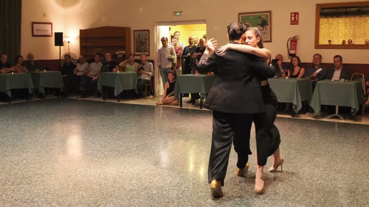 Manuel Marce & Mariana Lopez Cattini #improvisació Milonga Casa València, Octubre 2024