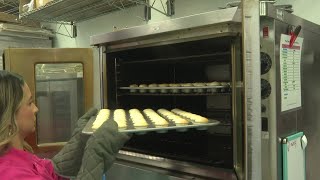 'Random acts of sweetness' in Tampa with The Cake Girl