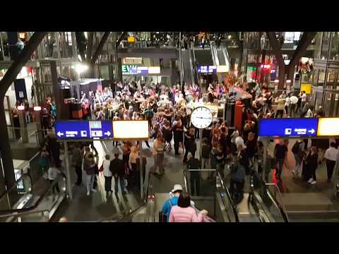 Berlin Hauptbahnhof Tango Abend