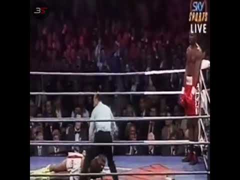 LENNOX LEWIS "FLATTENS" RAZOR RUDDOCK WITH A HUGE OVERHAND RIGHT..💥👊 #SHORTS