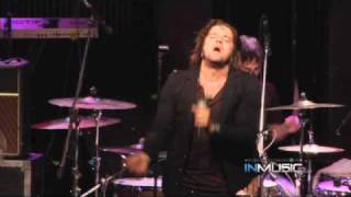 Mobile: "Out Of My Head" (Full Orange Lounge Performance)