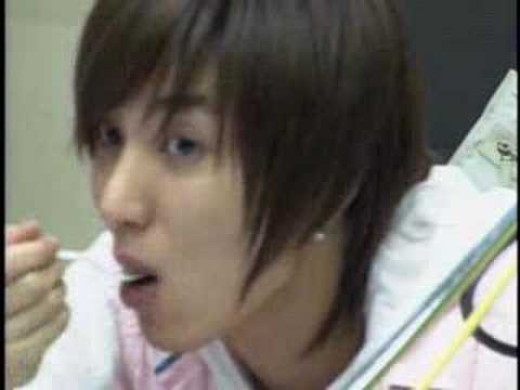 Sukira 2007.05.28 - Closeup : Shy & cute leader~