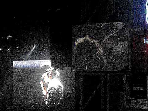 Beyonce - Tribute to Michael Jackson  " Halo"