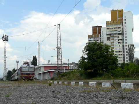 Train 5623 with locomotive 44 081 depart from station Zaharna Fabrika