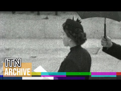 1955: Queen Elizabeth II Unveils Statue of King George VI