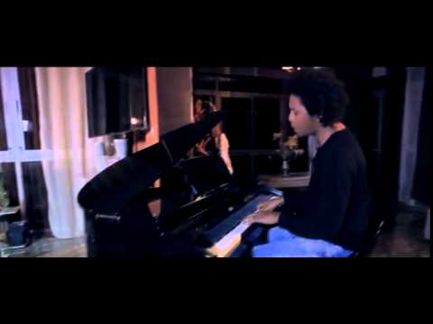 Tsy maninona Theo RAKOTOVAO feat Do RAJOHNSON