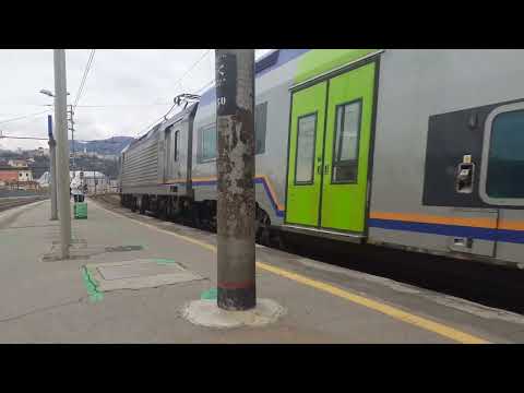 Arrivo convoglio Vivalto a Genova Sampierdarena , regionale Genova Brignole-Busalla