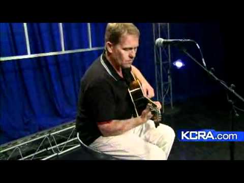 Dave Wakeling Plays 'Save It For Later'