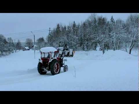 Snöröjning med Volvo BM350