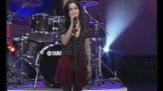 Download lagu The Corrs - Award acceptance and Old Town mp3