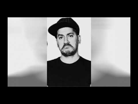 Zoo di 105 del 01/07/15 - willy il principe di bologna 1