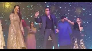 Salman khan dancing with Sania Mirz and other beau