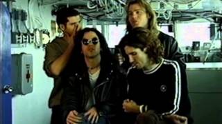 Caroline's Spine "Rocks The Boat"