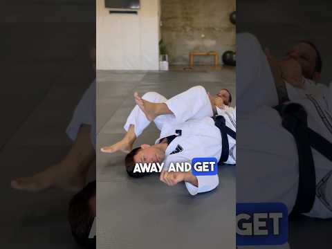 How to escape the arm bar #jiujitsu