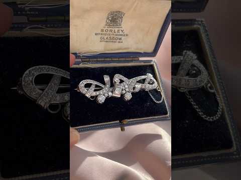 Vintage 18ct White Gold Diamond Brooch #vintagejewelry #artdecojewelry #antiquejewelry