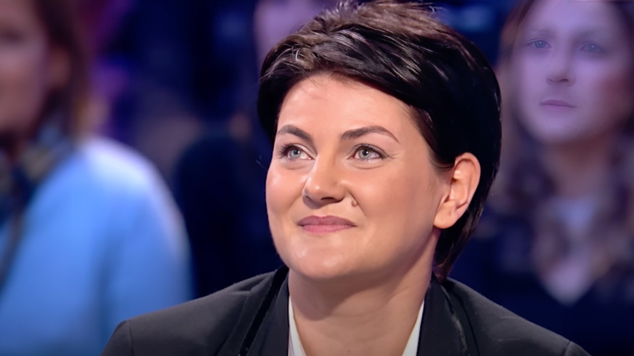 35 years later, Valérie finally meets her mother