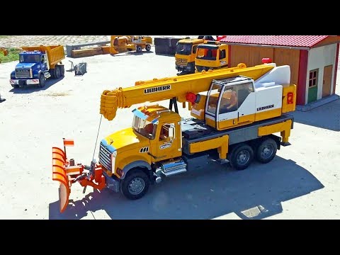Best of BRUDER Toys 2015 Super Play / Bruder SPIELWAREN Trucks LKW Bagger KRAN