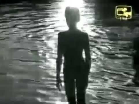 අතීතයෙන් ගඟ ගලා බසී