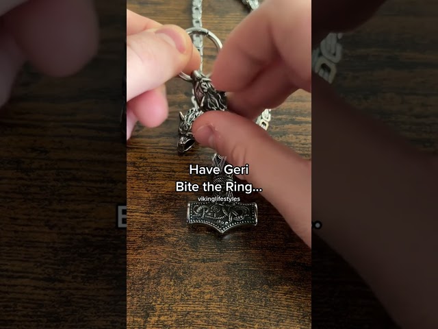 Vídeo relacionado con JeryWe Mjolnir Colgante de Acero Inoxidable - Joyería Vikinga para Hombres y Mujeres - Collar Vintage Thor Miljonir 24"