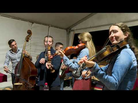 Esti mulatság Eszeken. Angyalföldi Vadrózsa 2021