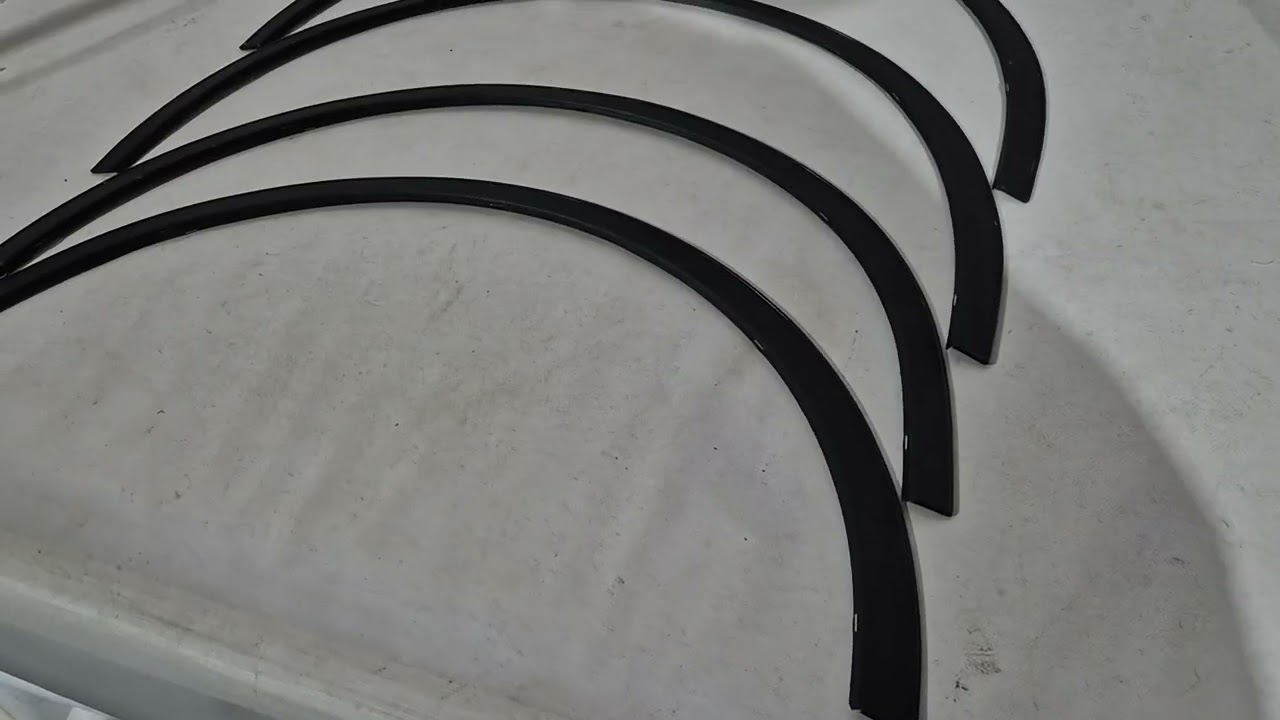 Volkswagen Jetta 2006-2011 Extensions d'ailes (4 pcs, noires) Video 1