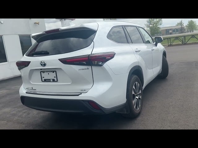 2024 Toyota Highlander Hybrid Hybrid XLE AWD for sale in Cars & Trucks in Calgary
