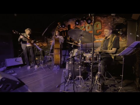 "Skylark" (Gustav Lundgren, Jorge Rossy, Camil Arcarazo)