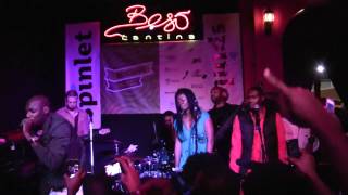 2Face Idibia w/ZZAJÉ @ SXSW_Intro  One Love (Live @ Beso Cantina).mp4