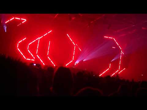 Avicii @ Energy 2011 1/8 Deadmau5 Vs. Axwell & Dirty South - Open Your Strobe Heart (G.reg Bootleg)