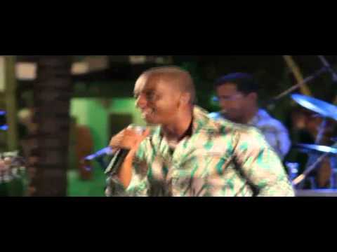 Banda Flashback DVD - Give Up