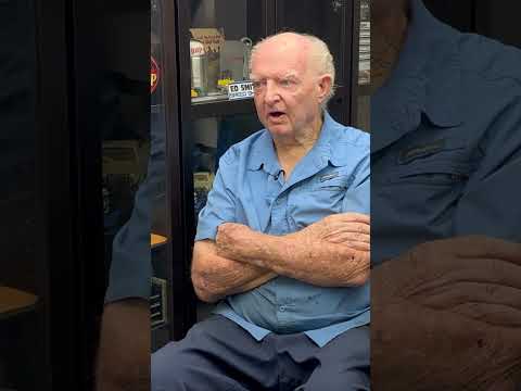 Why Ed SCRAPS 305 Blocks... Ed Smith w #BarryT - Ask Ed 43 #classiccars #enginebuilding #racing