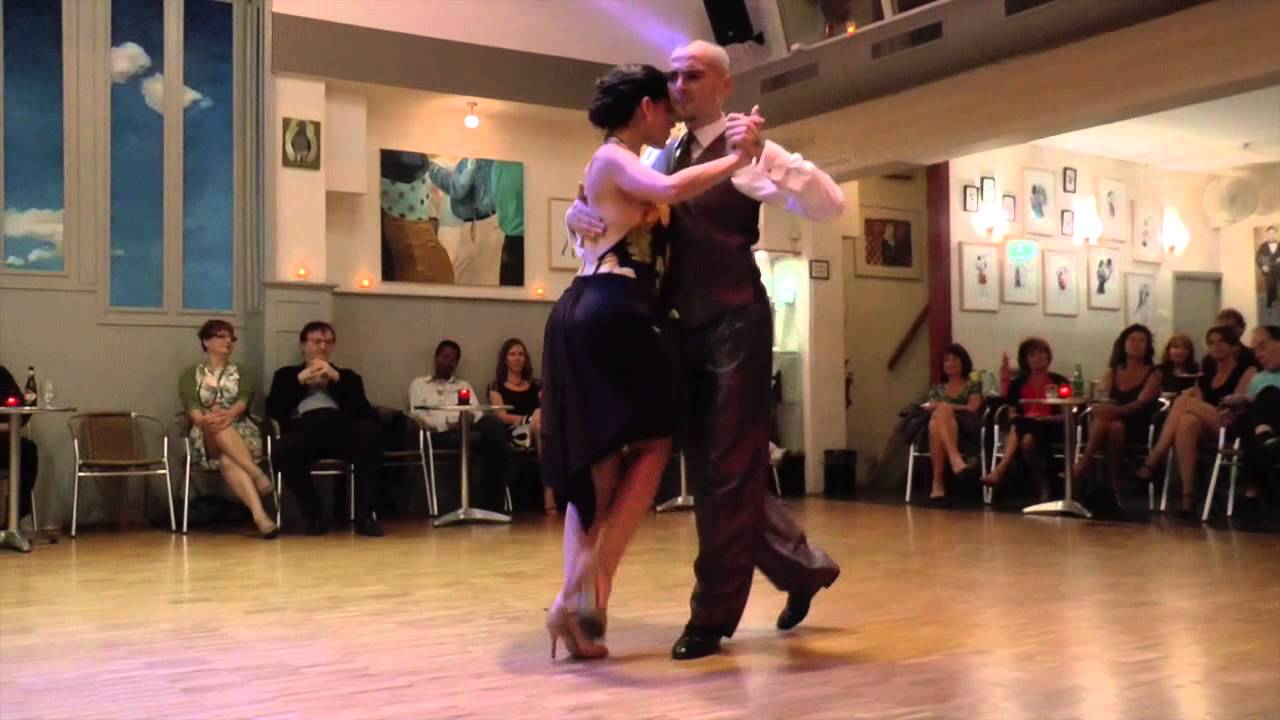 Fatima Vitale & Yerpun Castro in tangosalon de Plantage (4) "Que Falta Que Me Haces"M.Calo