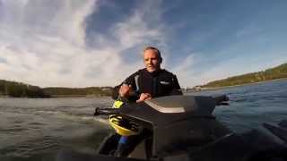 preview picture of video 'A pleine vitesse avec le jet ski, son casque s'arrache !!! + GoPro'