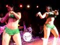 LOS STRAITJACKETS (feat. THE WORLD FAMOUS PONTANI SISTERS) - "KITTY CAT"