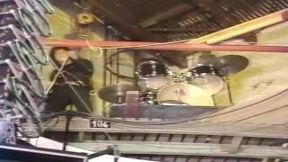 Trust - Serre Les Poings (Music Video)